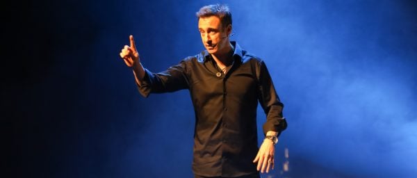 Changer la vie des autres grâce au développement personnel et au leadership inspirant